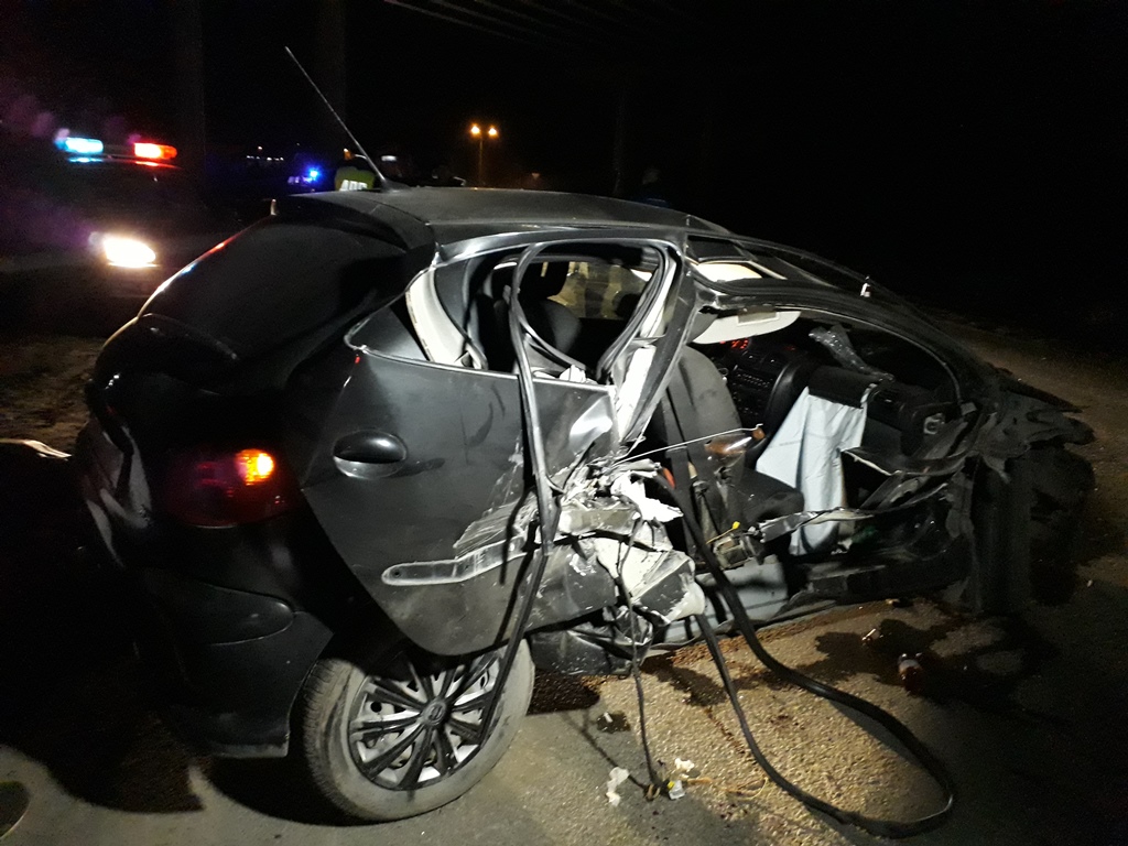 В Екатеринбурге водитель Peugeot въехал в ограждение моста. Погиб человек. ФОТО - Фото 2