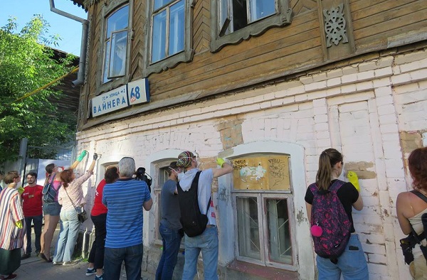 Волонтеры МТС восстанавливают памятник архитектуры в центре Екатеринбурга  - Фото 2