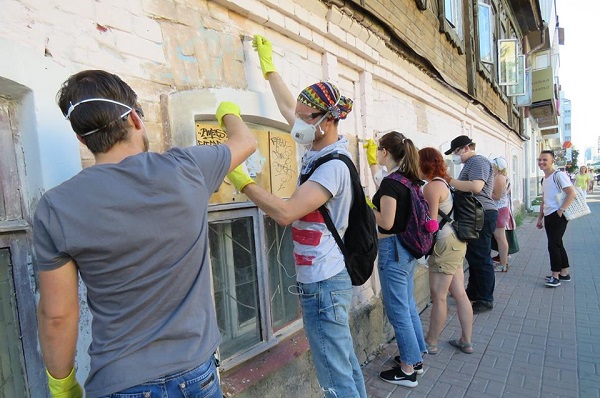 Волонтеры МТС восстанавливают памятник архитектуры в центре Екатеринбурга  - Фото 6