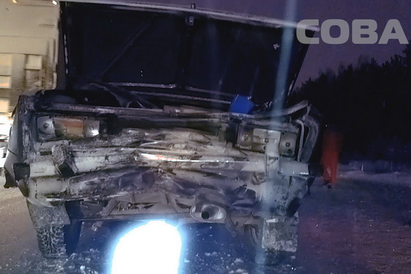 На Серовском тракте съехавший в кювет Opel спровоцировал столкновение пяти машин. ФОТО - Фото 3