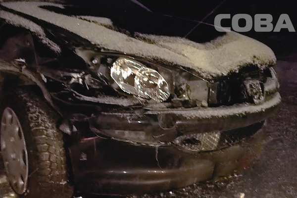 На Серовском тракте съехавший в кювет Opel спровоцировал столкновение пяти машин. ФОТО - Фото 2