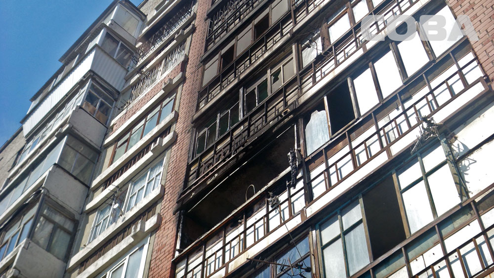 На улице Армавирской загорелись вещи на балконе многоэтажки - Фото 2