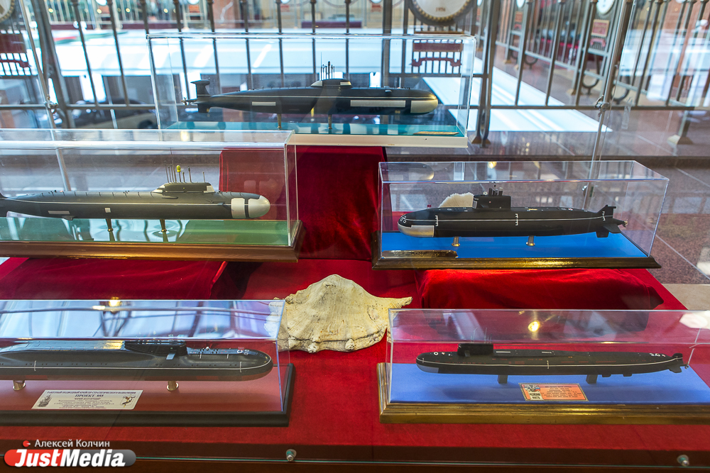 Телефон в броне и консервированная вода! «Морская страница» Музея военной техники открылась сегодня в Верхней Пышме - Фото 6