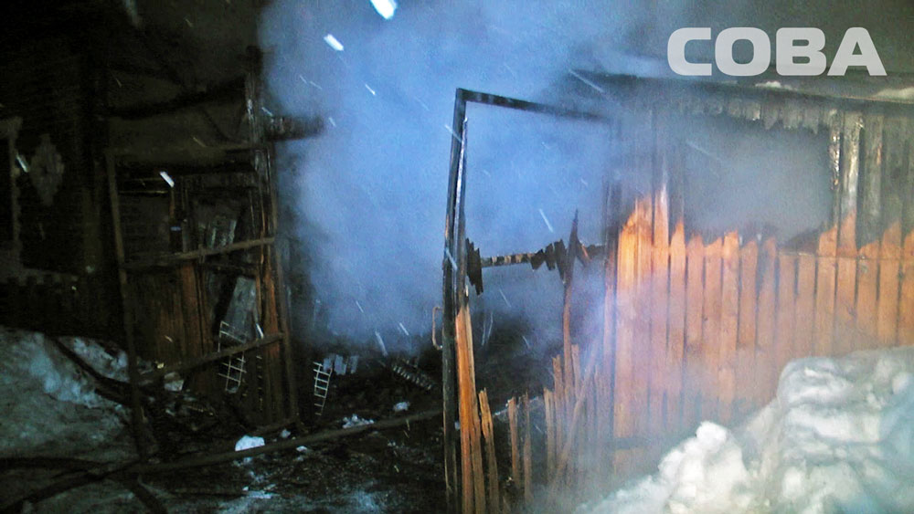 В Горном Щите на площади 100 квадратных метров сгорели частный дом и надворные постройки. ФОТО - Фото 2