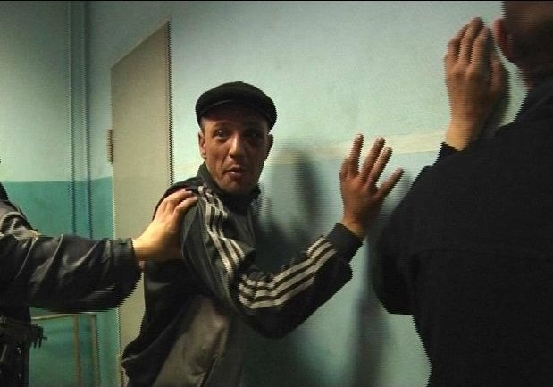 Житель Екатеринбурга совершил кражу из ломбарда, но при этом забыл на прилавке свой паспорт - Фото 2