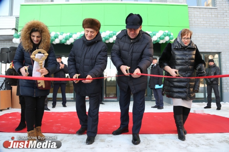 Екатеринбургские сироты получили 105 квартир в новостройке с автономной котельной - Фото 2
