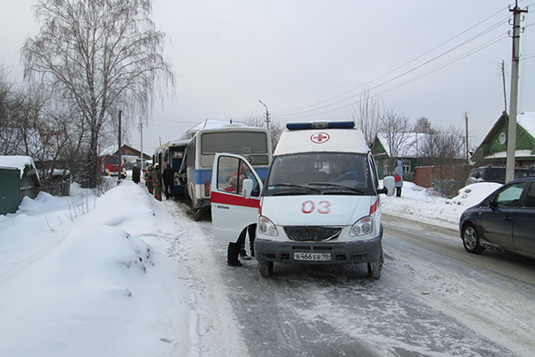 В столкновении двух автобусов в Верхней Пышме, по уточненным данным, пострадали восемь человек, в том числе двое детей - Фото 3