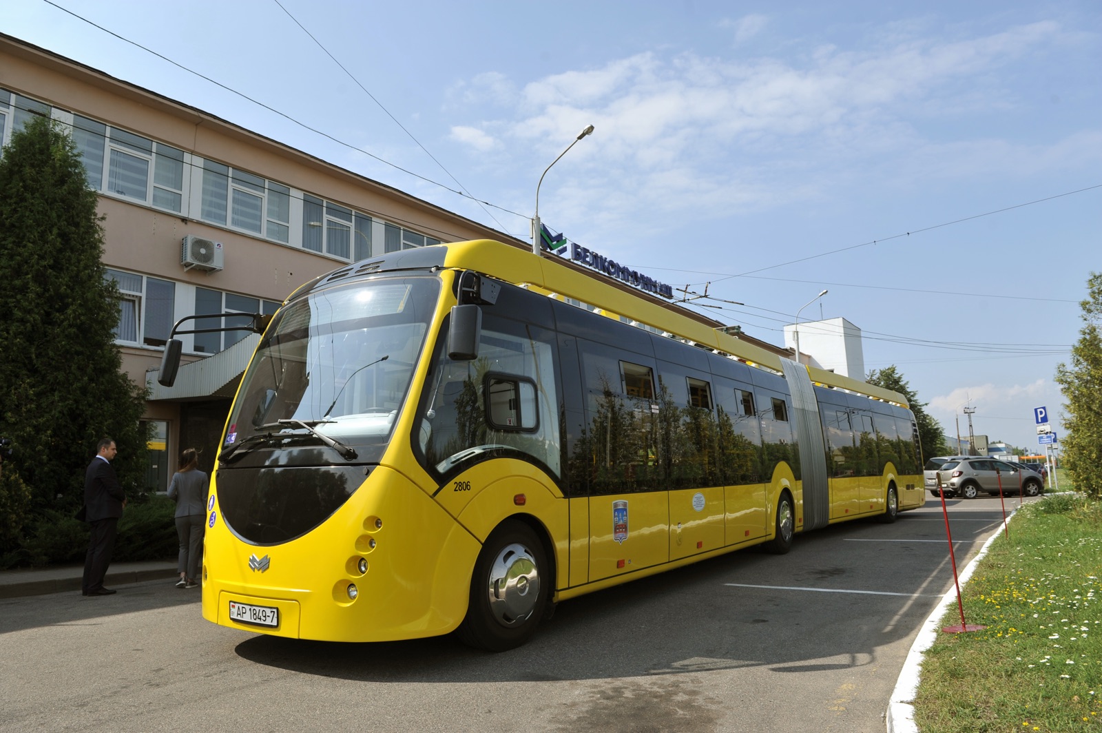 Куйвашев в Минске устроил тест-драйв электробуса и предложил белорусам производить их на Урале - Фото 2