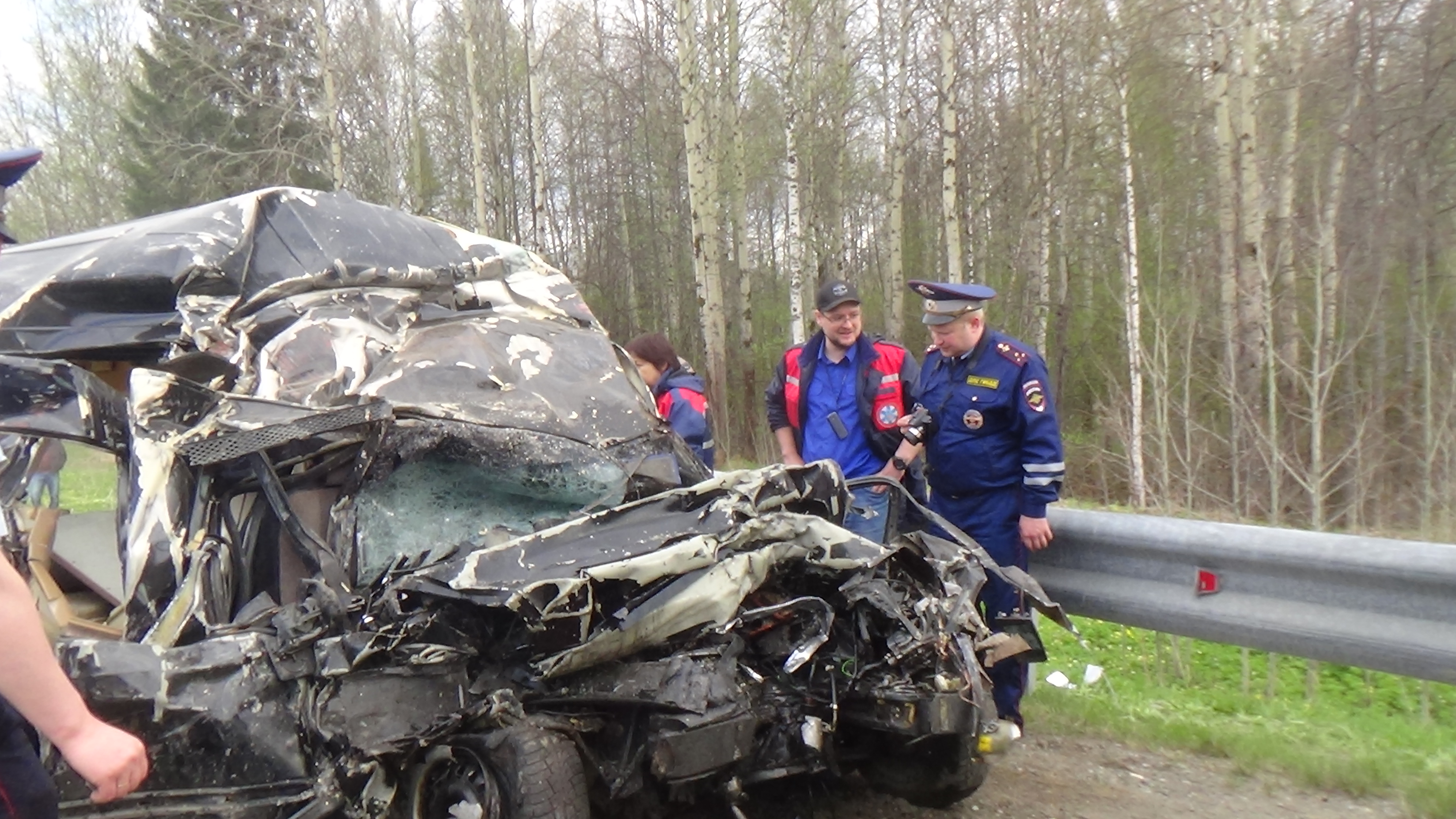 Водитель легкового Mercedes погиб на Пермском тракте при столкновении с тягачом той же марки - Фото 3