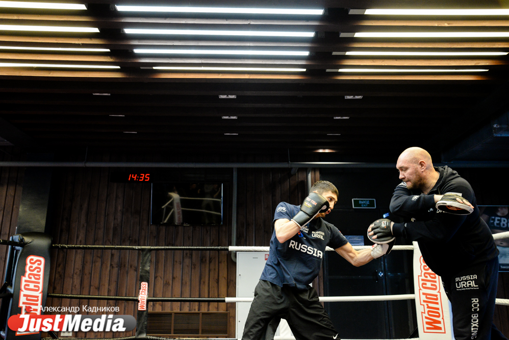 В Екатеринбурге боксеры провели открытую тренировку перед субботней битвой. ФОТО - Фото 8