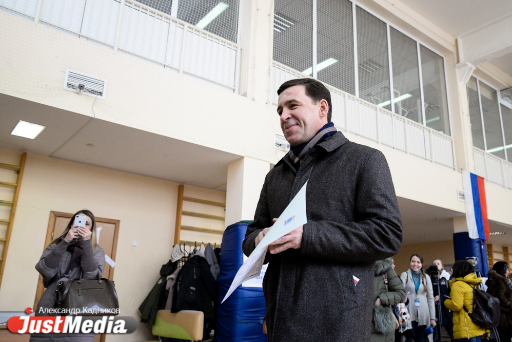 Губернатор Свердловской области Евгений Куйвашев проголосовал на выборах президента РФ - Фото 4