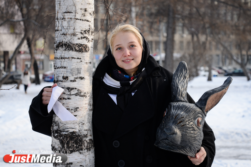 Актриса Оксана Боднар: «Все ждут весну, а мне и зимой хорошо. Чисто, беленький снежок и почти не холодно». В Екатеринбурге -6. ФОТО, ВИДЕО - Фото 4