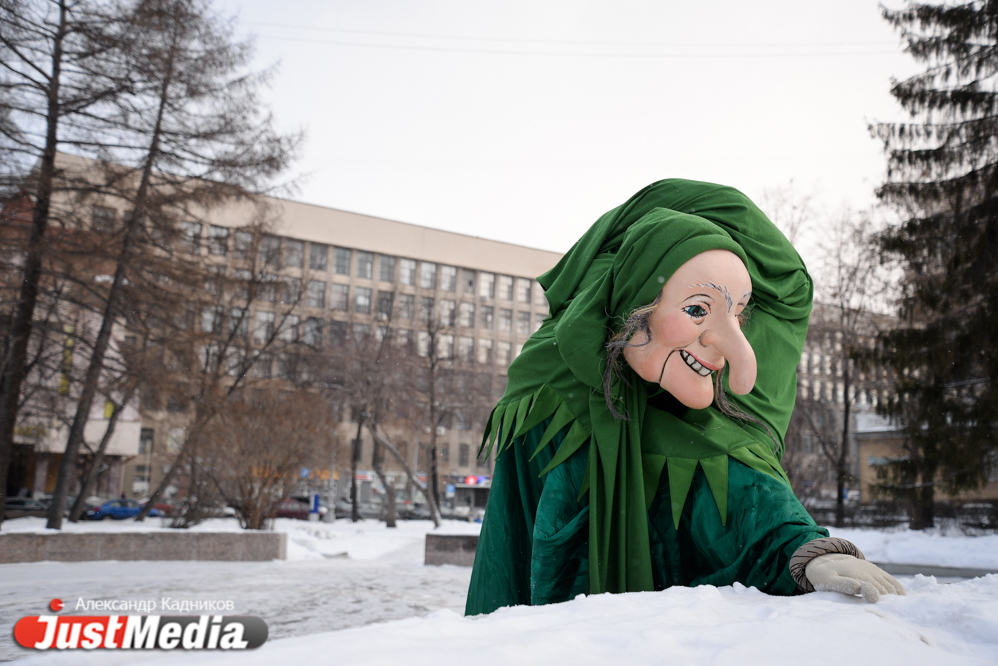 Наталья Гаранина, Театр кукол: «И что это за погода? То тепло, то холодно. Не знаешь, как одеваться». В Екатеринбурге -4 и снег. ФОТО, ВИДЕО - Фото 6