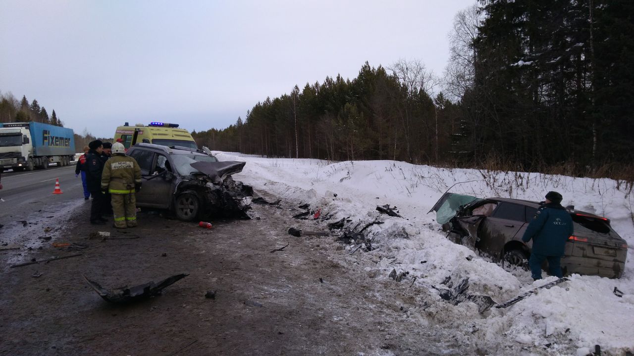  На Пермском тракте в лобовом столкновении с Range Rover погиб водитель Nissan. Еще три человека в больнице. ФОТО - Фото 3