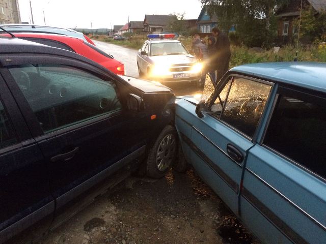 В Кировграде пьяный водитель угнал «Жигули» и протаранил несколько машин - Фото 3