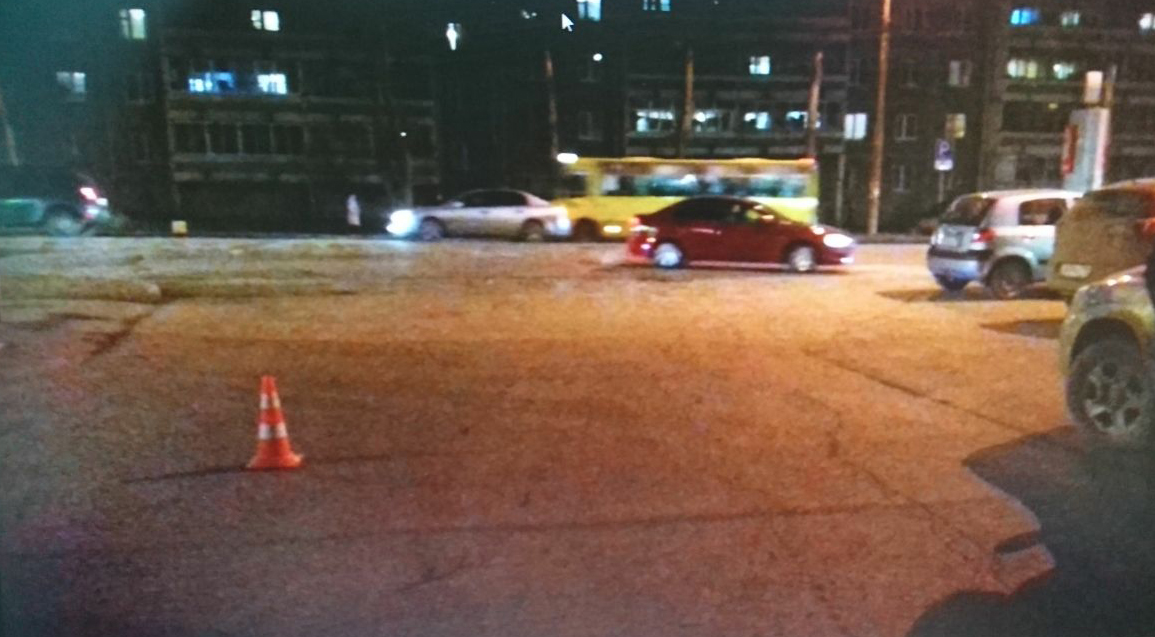В Екатеринбурге разыскивают очевидцев ДТП на Таганской, котором пострадал пешеход. ФОТО - Фото 3