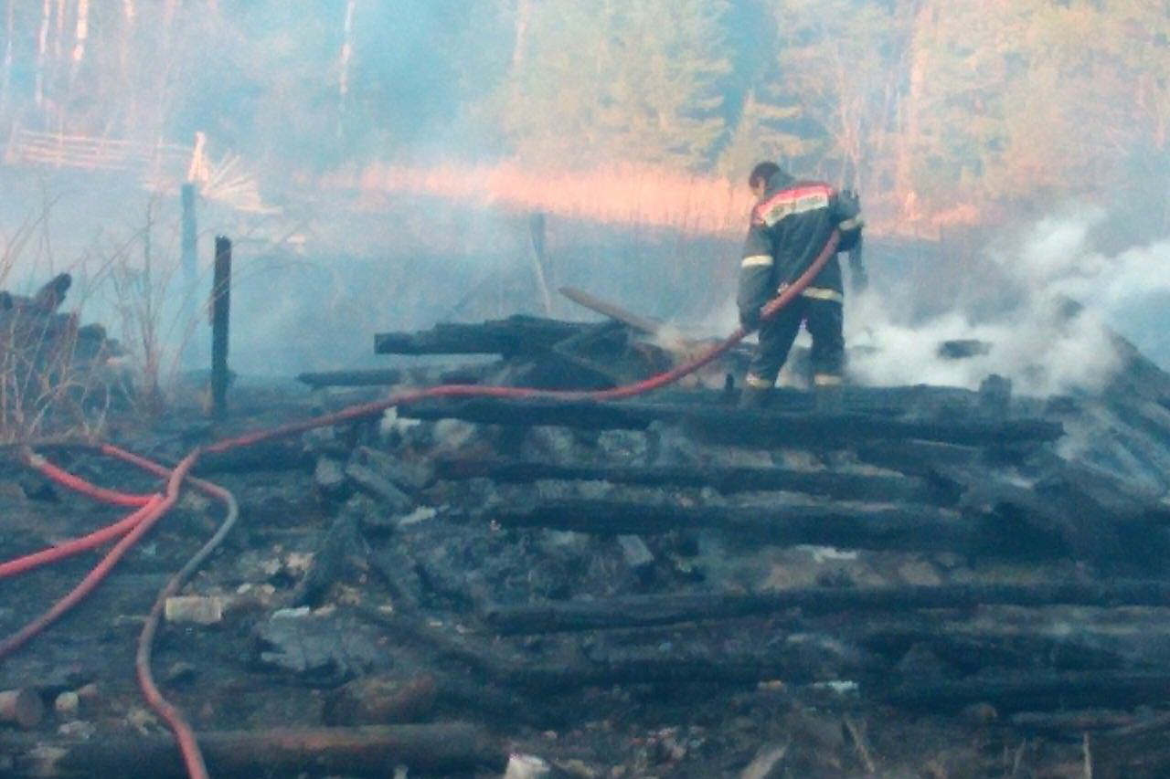 На Урале дачник сжег три соседских дома и едва не спалил целый поселок. ФОТО - Фото 3