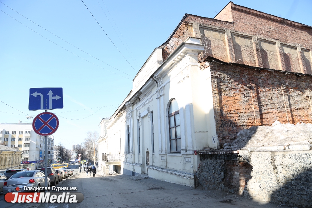 Очередь на обрушение: JustMedia выясняет, рядом с какими зданиями в Екатеринбурге опасно ходить. ФОТОРЕПОРТАЖ - Фото 3