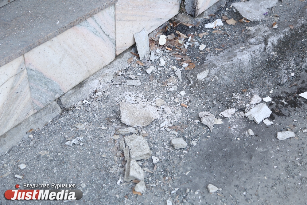 Очередь на обрушение: JustMedia выясняет, рядом с какими зданиями в Екатеринбурге опасно ходить. ФОТОРЕПОРТАЖ - Фото 6