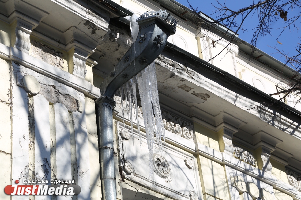 Очередь на обрушение: JustMedia выясняет, рядом с какими зданиями в Екатеринбурге опасно ходить. ФОТОРЕПОРТАЖ - Фото 7