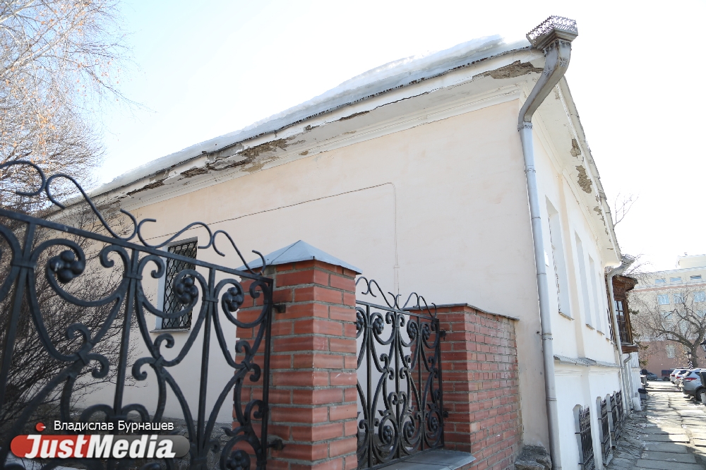 Очередь на обрушение: JustMedia выясняет, рядом с какими зданиями в Екатеринбурге опасно ходить. ФОТОРЕПОРТАЖ - Фото 10