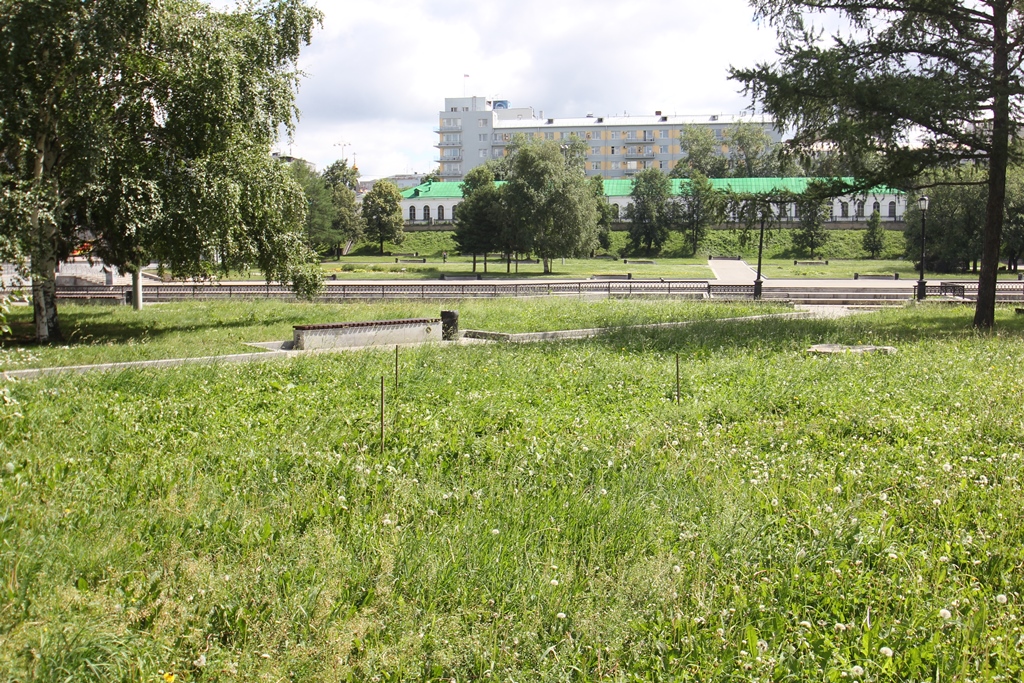 В Екатеринбурге сквер перед «Пассажем» превратится в первый кленовый парк. ФОТО - Фото 3