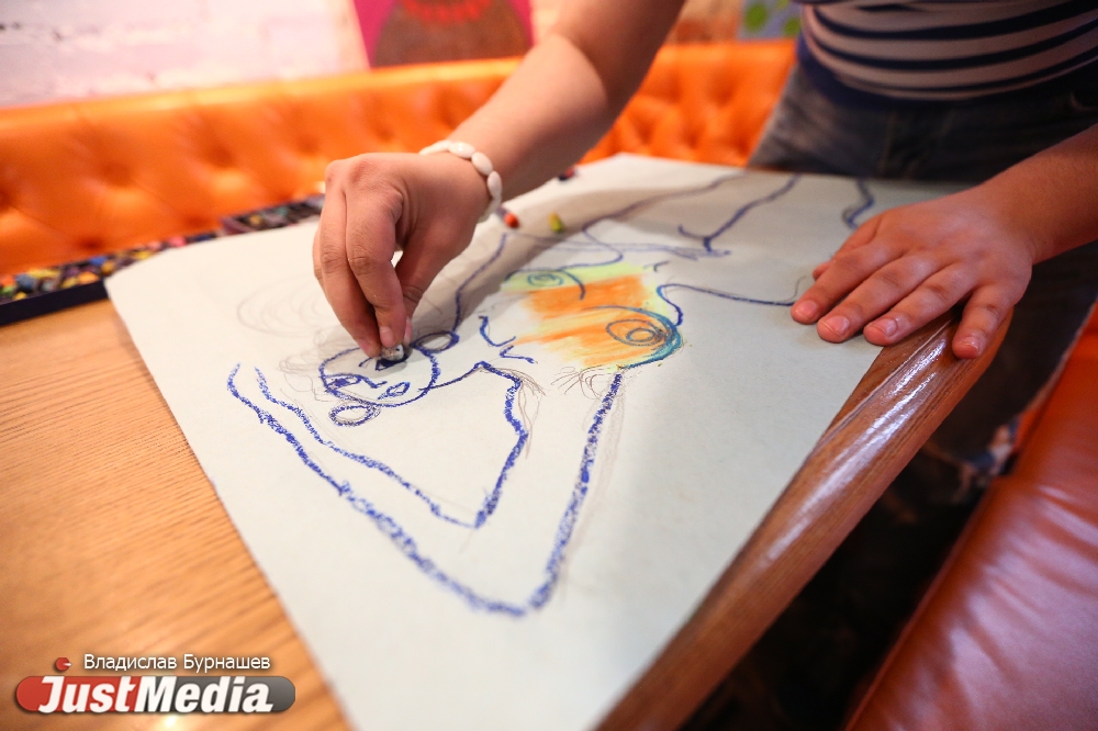 Художница в стиле ню Роза Джанари: «Нарисовала маму обнаженной и выложила на Avito за 30 тысяч». ФОТО, ВИДЕО - Фото 14