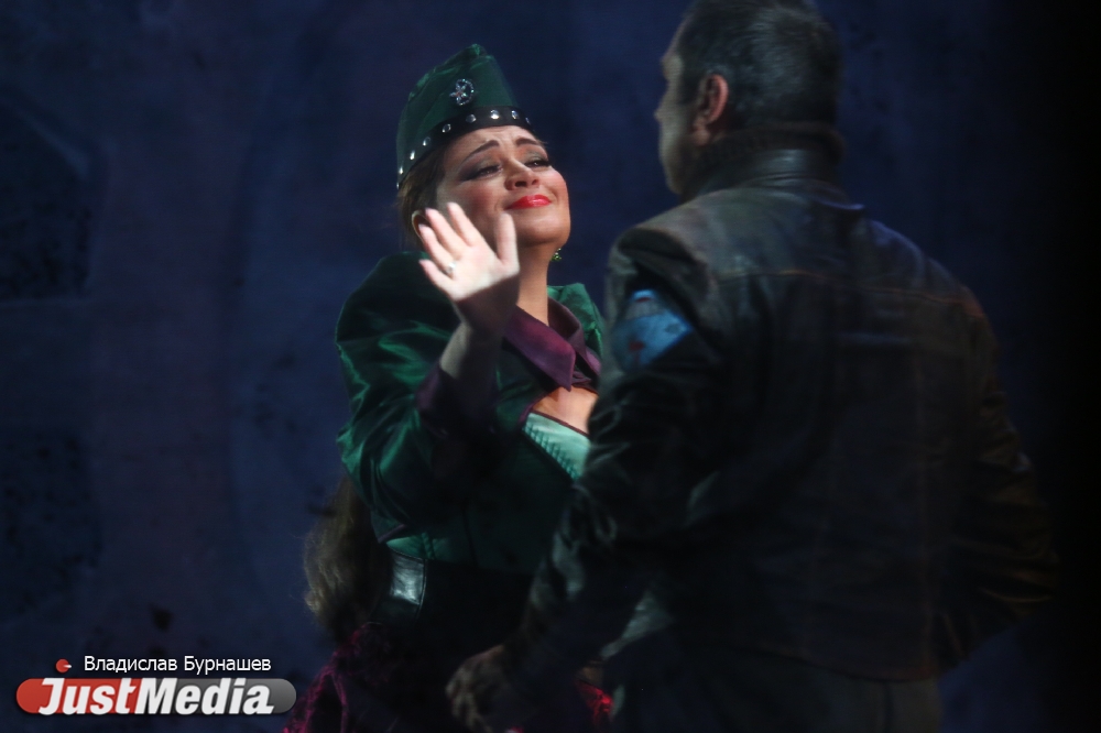 «Моцарту бы понравилось». В Екатеринбургском театре оперы и балета показали «Волшебную флейту» с комиксами в стиле стимпанк - Фото 14