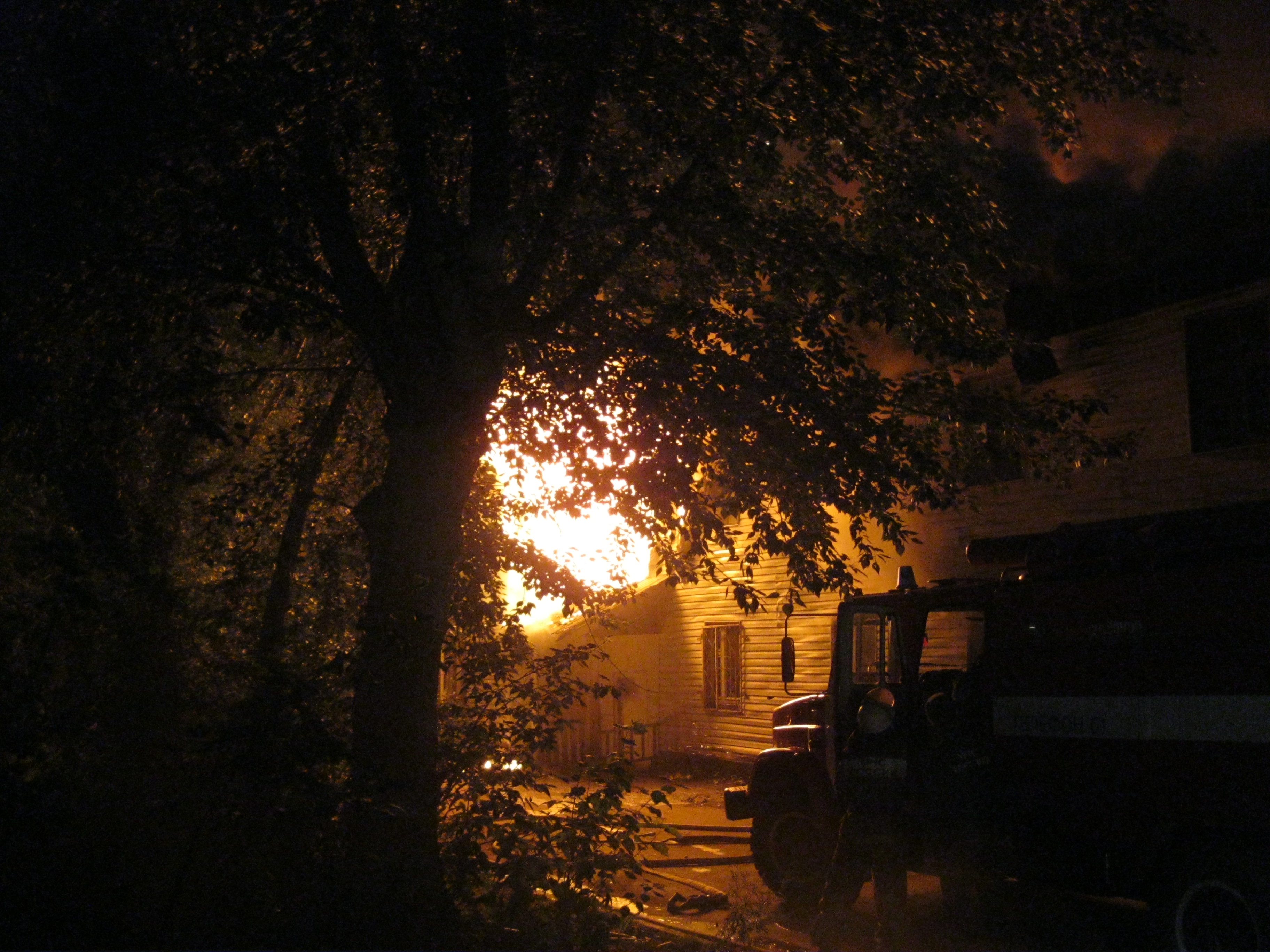 В Екатеринбурге на Онежской сгорело здание медцентра - Фото 7
