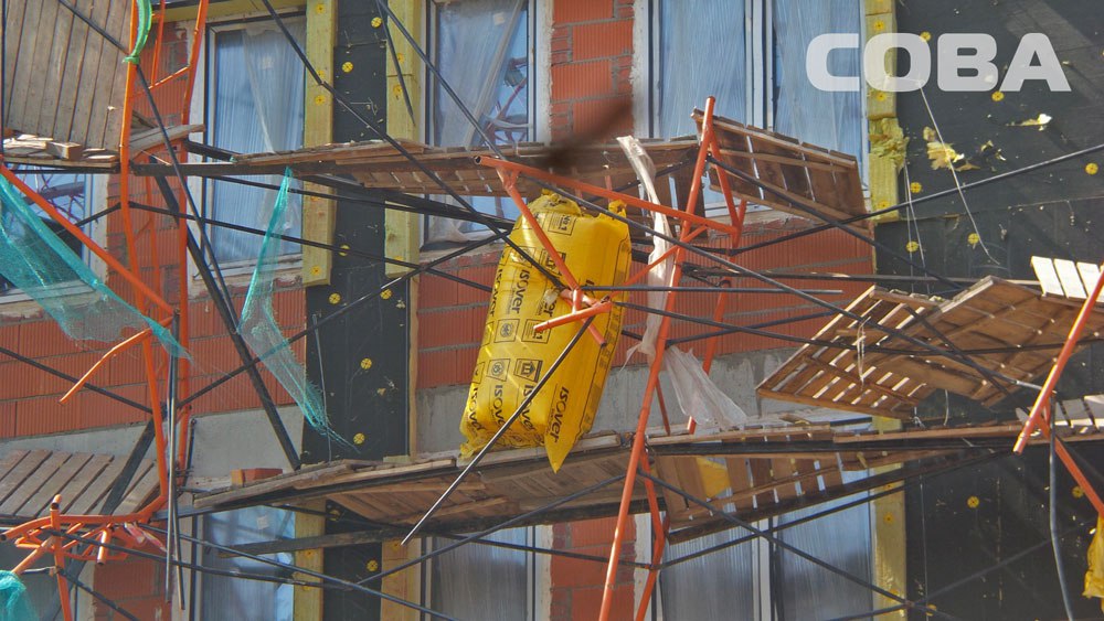При обрушении стены новостройки на улице Ломоносова пострадали шесть человек - Фото 2