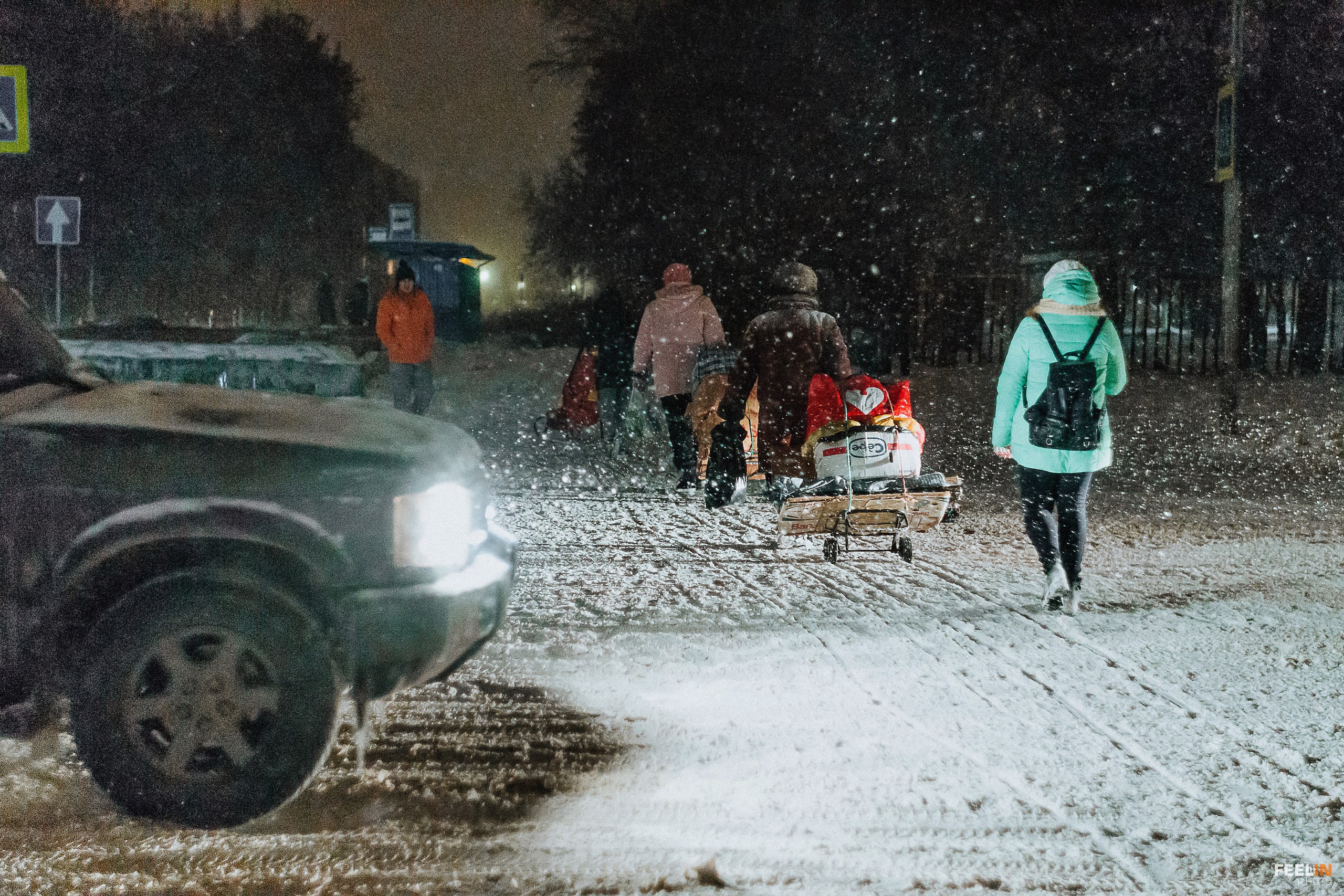 Снежная катастрофа по-уральски: на трассах гибнут люди, а улицы городов погребены под осадками. ФОТО - Фото 3