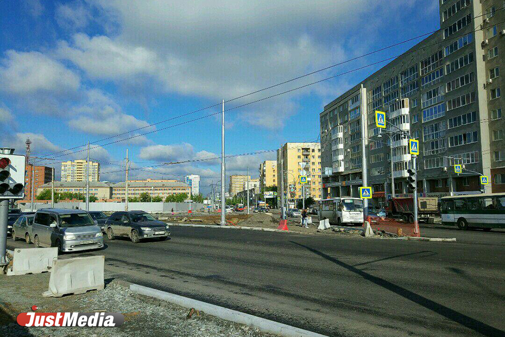 Ждем автомобильного коллапса? В Екатеринбурге изменилась схема движения на Репина. ФОТО - Фото 7