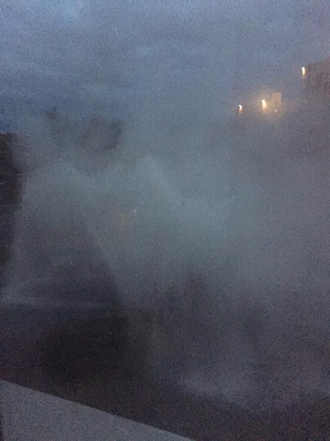 Ночью в Екатеринбурге забил гейзер с горячей водой высотой в семь этажей. ФОТО - Фото 3