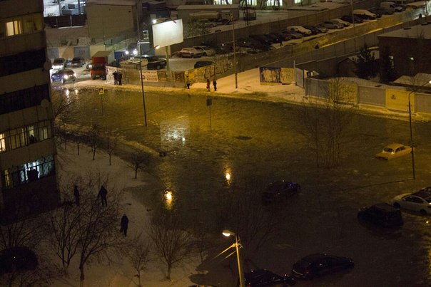 В Чкаловском районе ледяной потоп! Затопило несколько легковых машин - Фото 3