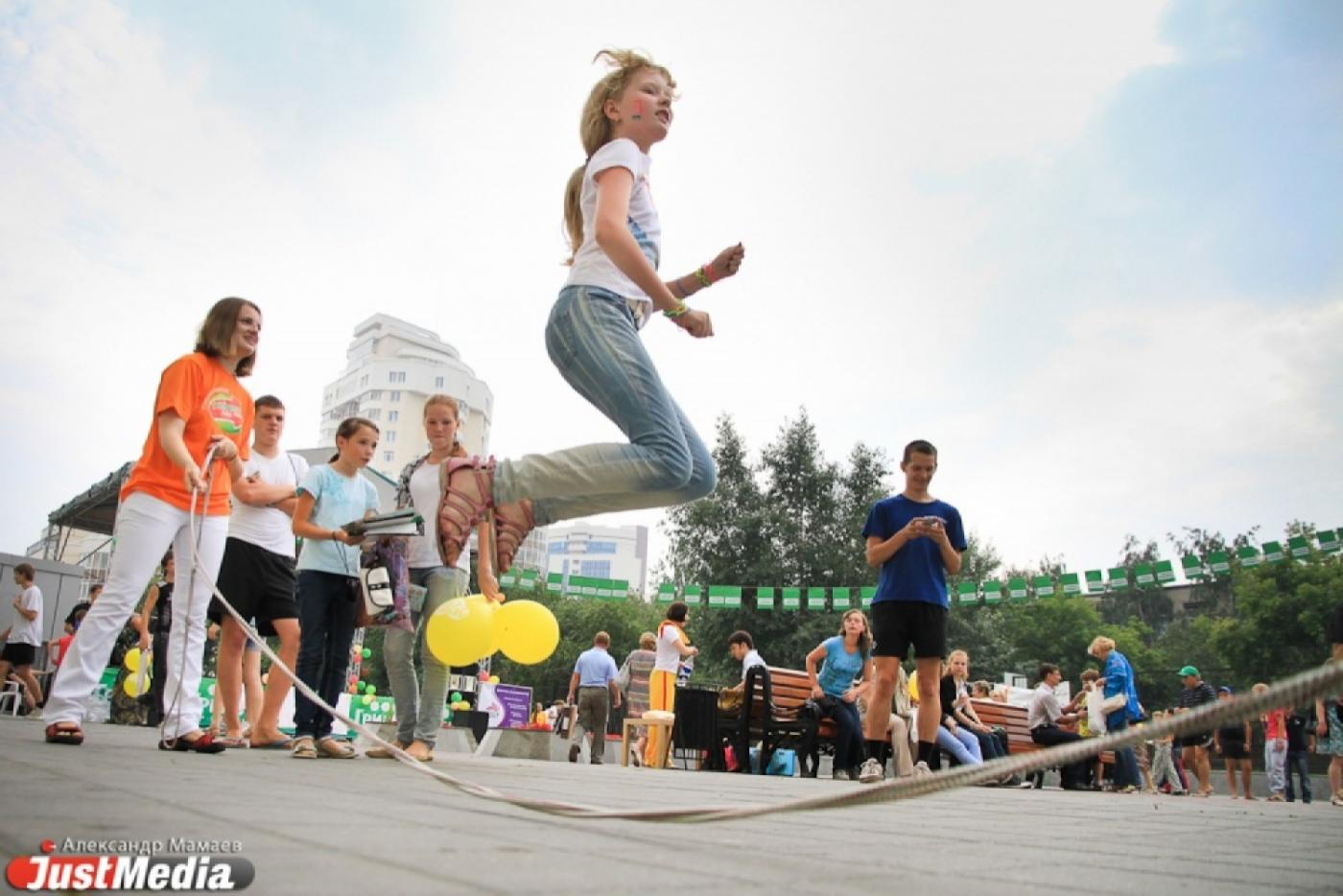 На фестивале GreenWay в эту субботу — гигантские шахматы, театральный марафон и уральские мастера - Фото 1