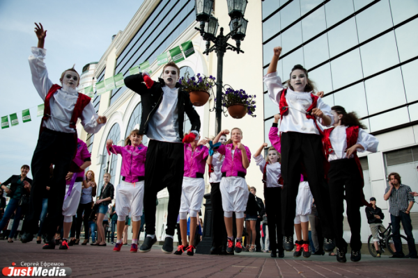 Сотни профессиональных танцоров выйдут в центр Екатеринбурга - Фото 1