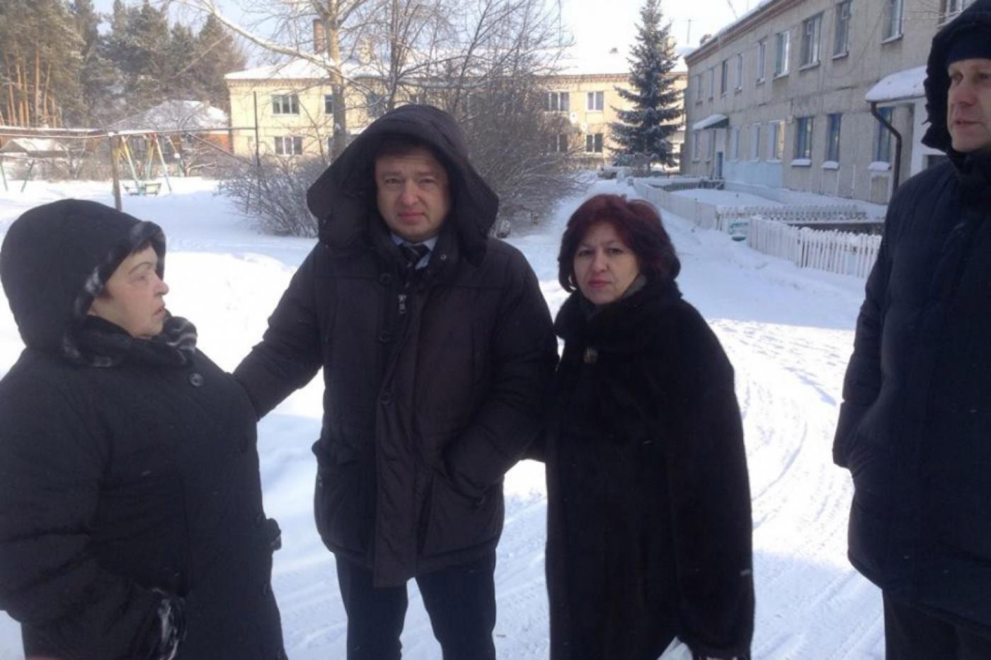 Депутат-единоросс нашел новую головную боль для губернатора: «Поселок замерзает, в квартирах с центральным отоплением складывают кирпичные печки». ФОТО - Фото 1