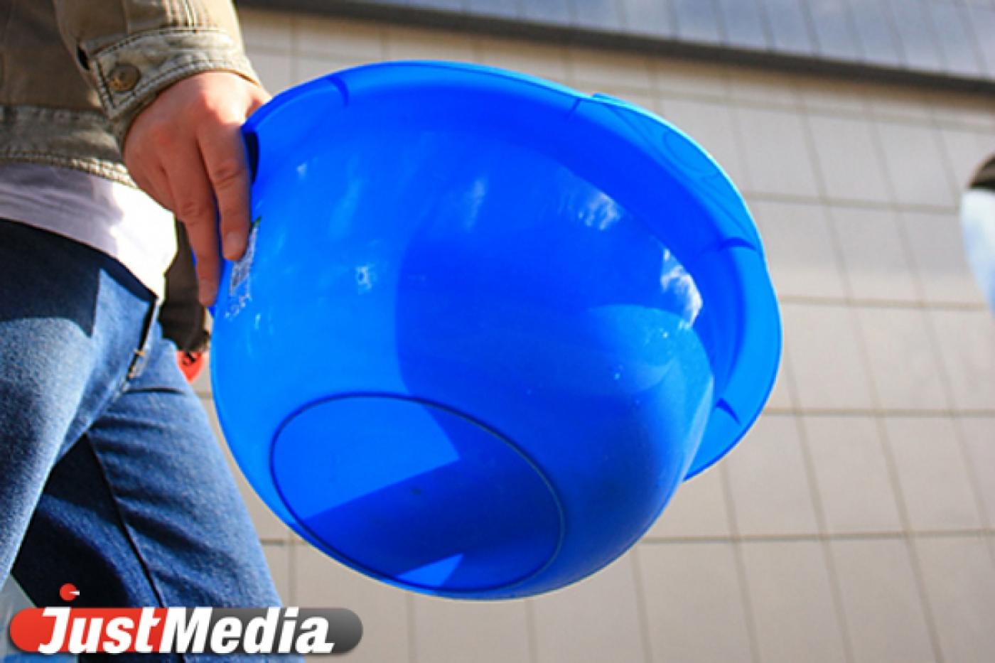 «Про частный сектор забыли, но мы не обовшивели». Сухоложане «благодарят» экс-мэра Быкова, моются в деревенских банях и стирают по расписанию - Фото 1