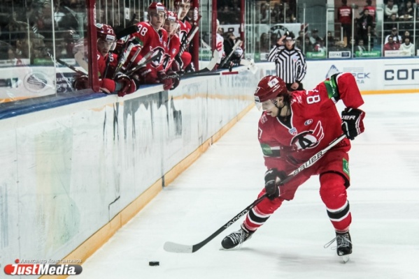 КХЛ: Хоккеисты «Автомобилиста» разгромили «Салават Юлаев» со счетом 7:4 - Фото 1