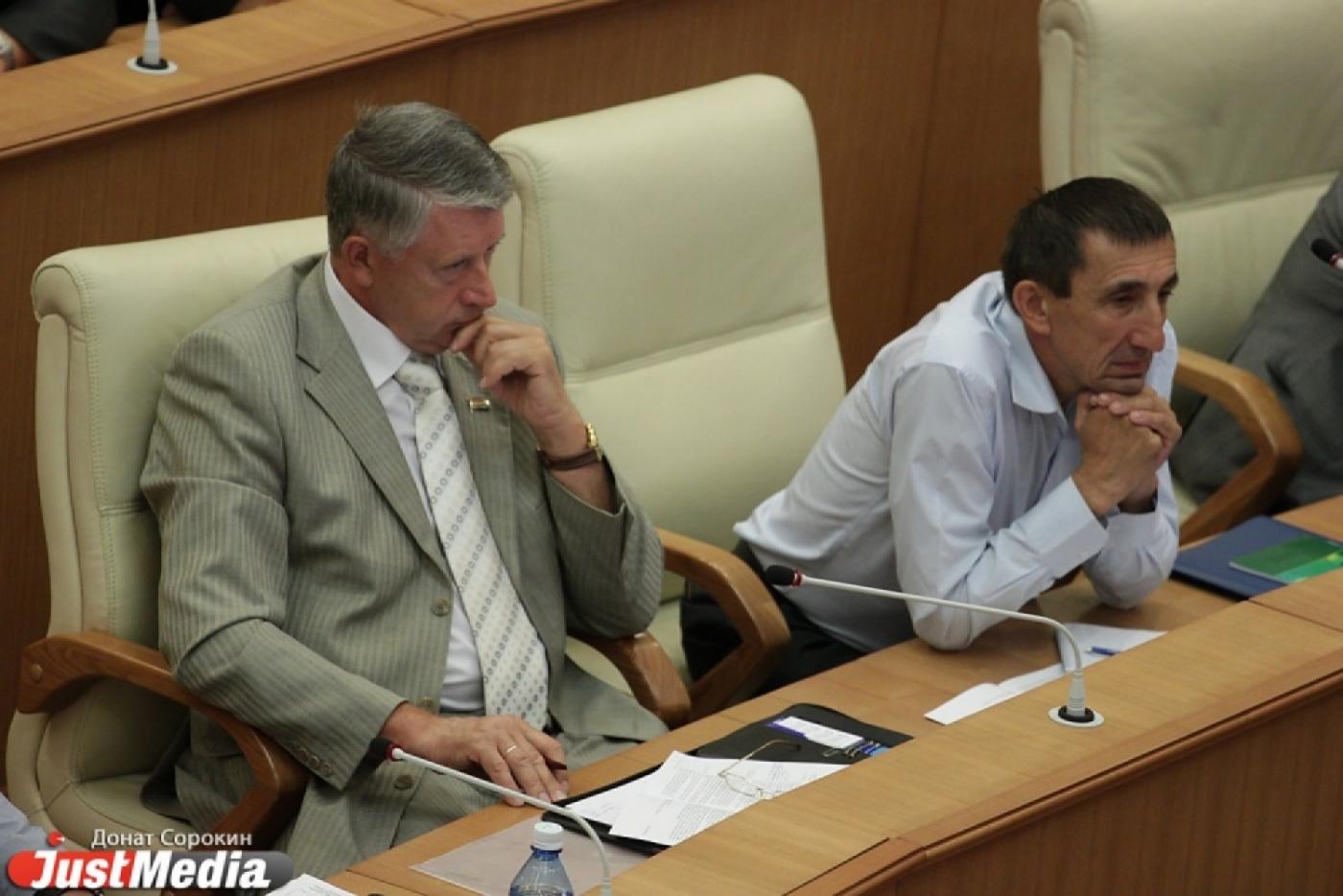 Губернатор Куйвашев полетит в Крым в компании депутатов. В делегацию вошли единороссы, эсер и либерал-демократ, коммунистов нет - Фото 1