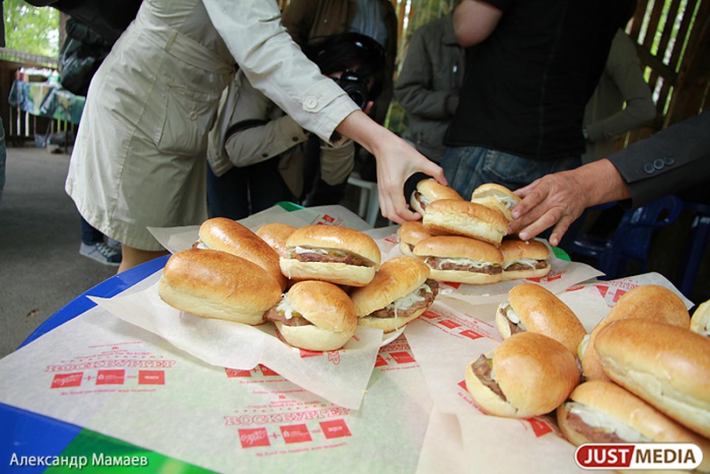 Роспотребнадзор закрыл «Макдоналдс» из-за недостатка производственных помещений и хлоридов в маринованных огурцах - Фото 1