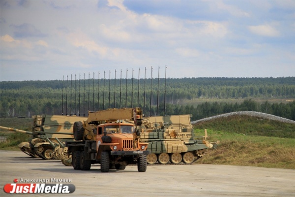 Российский ВПК будет сотрудничать с Казахстаном по созданию танков, оптико-электронной техники и пушек - Фото 1