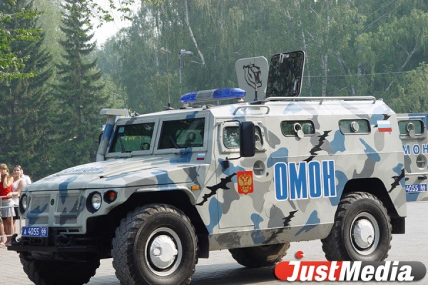Полиция пресекла беспорядки на овощебазе №4 в Екатеринбурге. Успокаивать недовольных арендаторов прибыл ОМОН - Фото 1