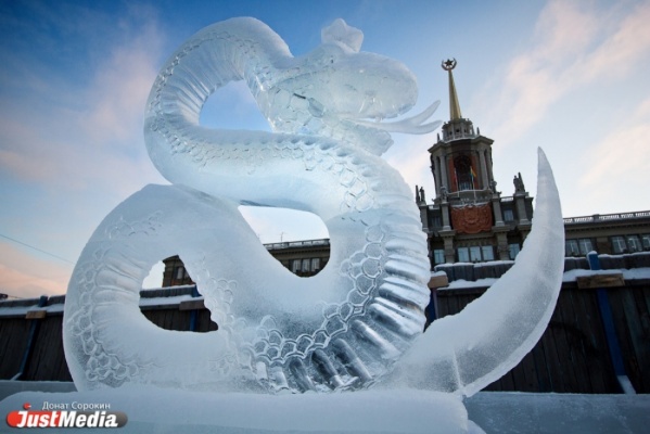 В центре Екатеринбурга возведут кристально чистый новогодний городок - Фото 1