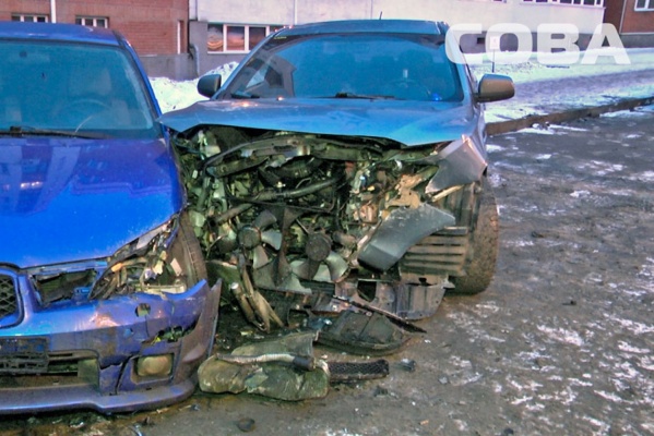 На Гурзуфской горе-водитель врезался в парковку и протаранил несколько автомобилей - Фото 1