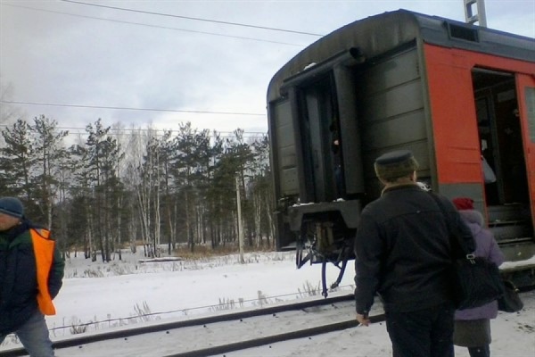 Следовавшая в Екатеринбург электричка «порвалась на две части» - Фото 1