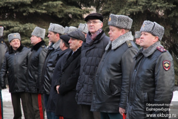 В год юбилея Великой Победы Куйвашев не стал возлагать цветы к памятнику маршала Жукова - Фото 1