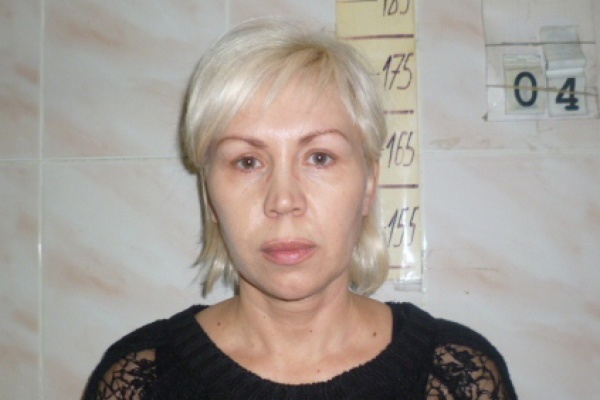 Полиция Екатеринбурга ищет жертв мошенницы, представляющейся работником турфирмы и обиравшей горожан - Фото 1