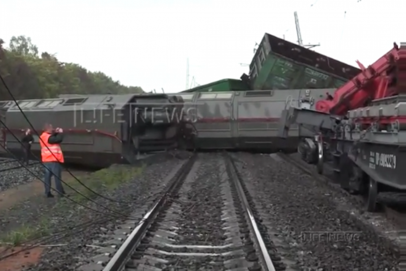 Движение поездов на перегоне Мезенский–Гагарский восстановили поздно ночью - Фото 1