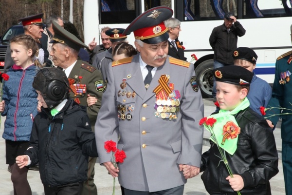 На Широкореченском мемориале сотрудники полиции и ветераны почтили память погибших воинов - Фото 1